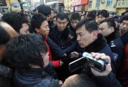 青岛城管爆料事件视频